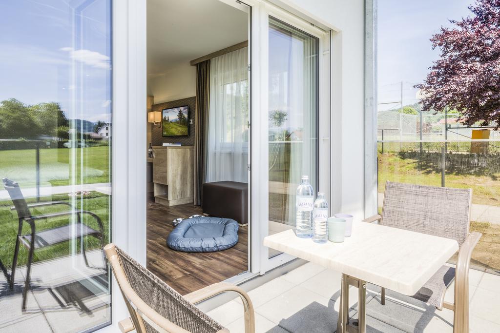 Seehotel Das Jo Пёрчах-ам-Вёртерзе Экстерьер фото