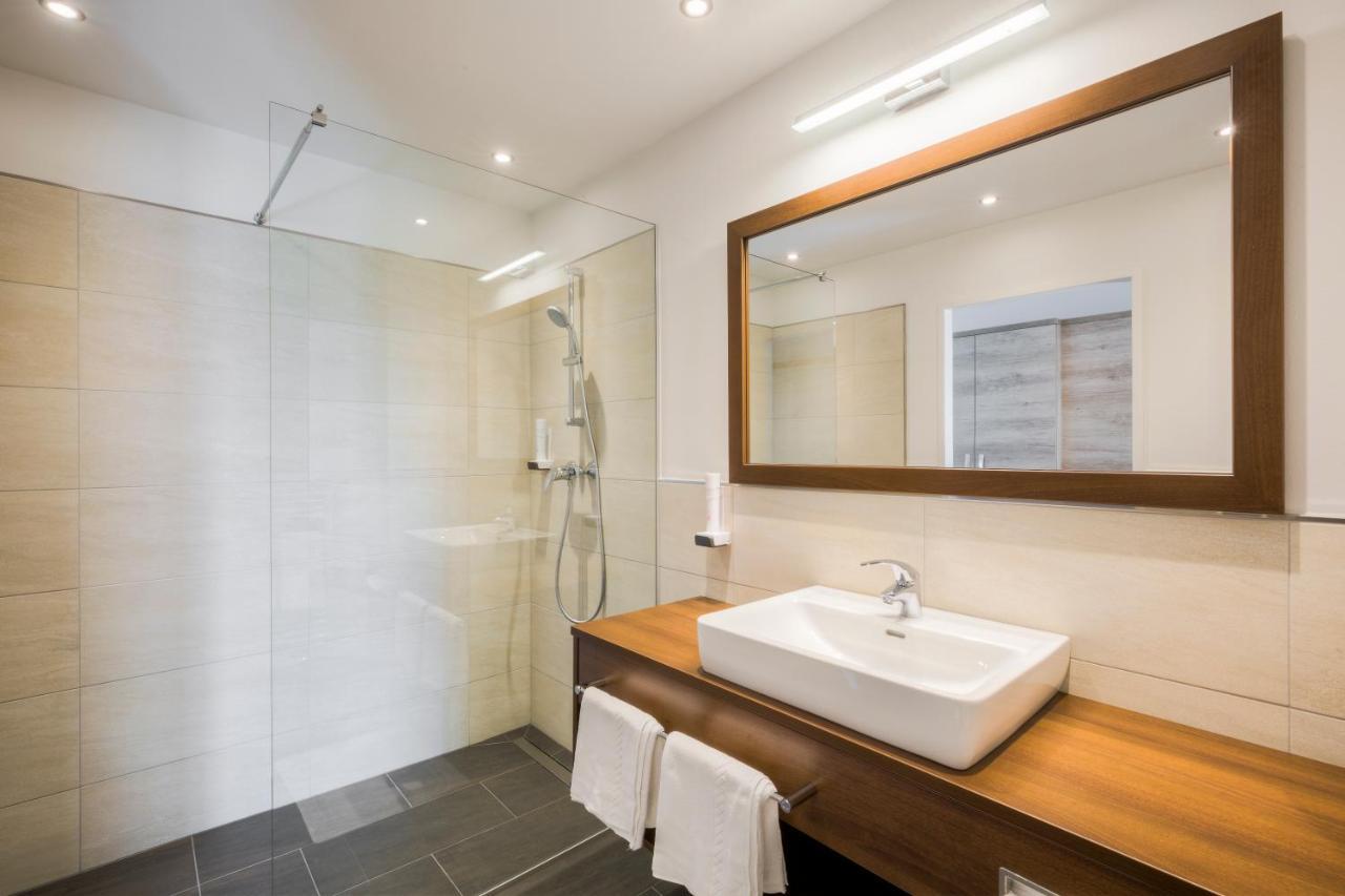 Seehotel Das Jo Пёрчах-ам-Вёртерзе Экстерьер фото